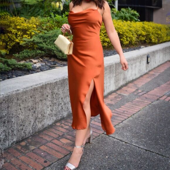 ASTR The Label NWT Gaia Cowl Neck Midi Dress in Burnt Orange Size XS - Picture 5 of 8